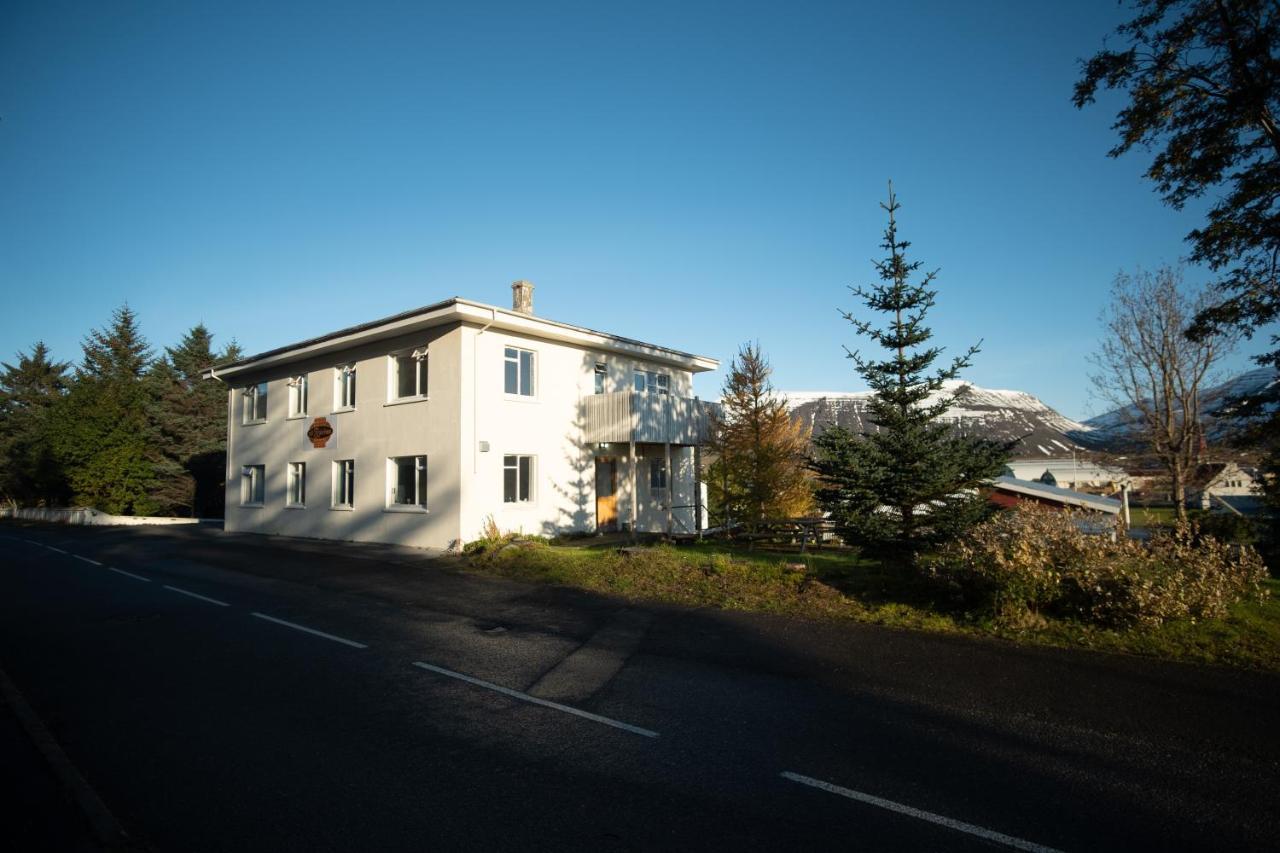 The Guesthouse By The Fjord Thingeyri Exterior photo