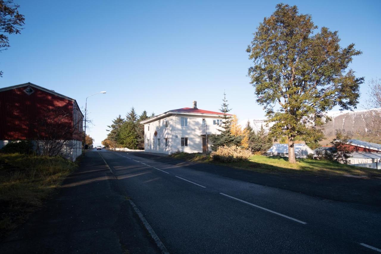 The Guesthouse By The Fjord Thingeyri Exterior photo