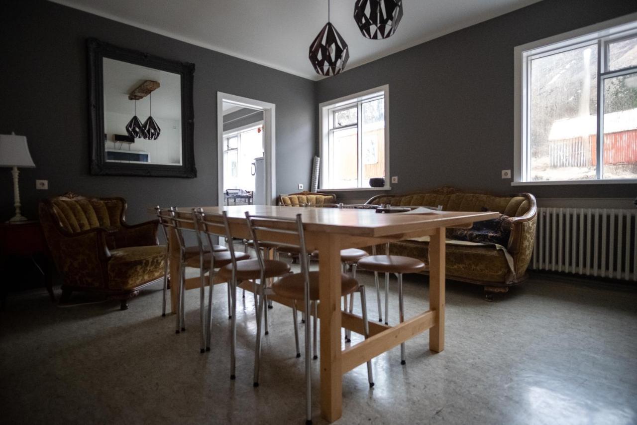 The Guesthouse By The Fjord Thingeyri Exterior photo