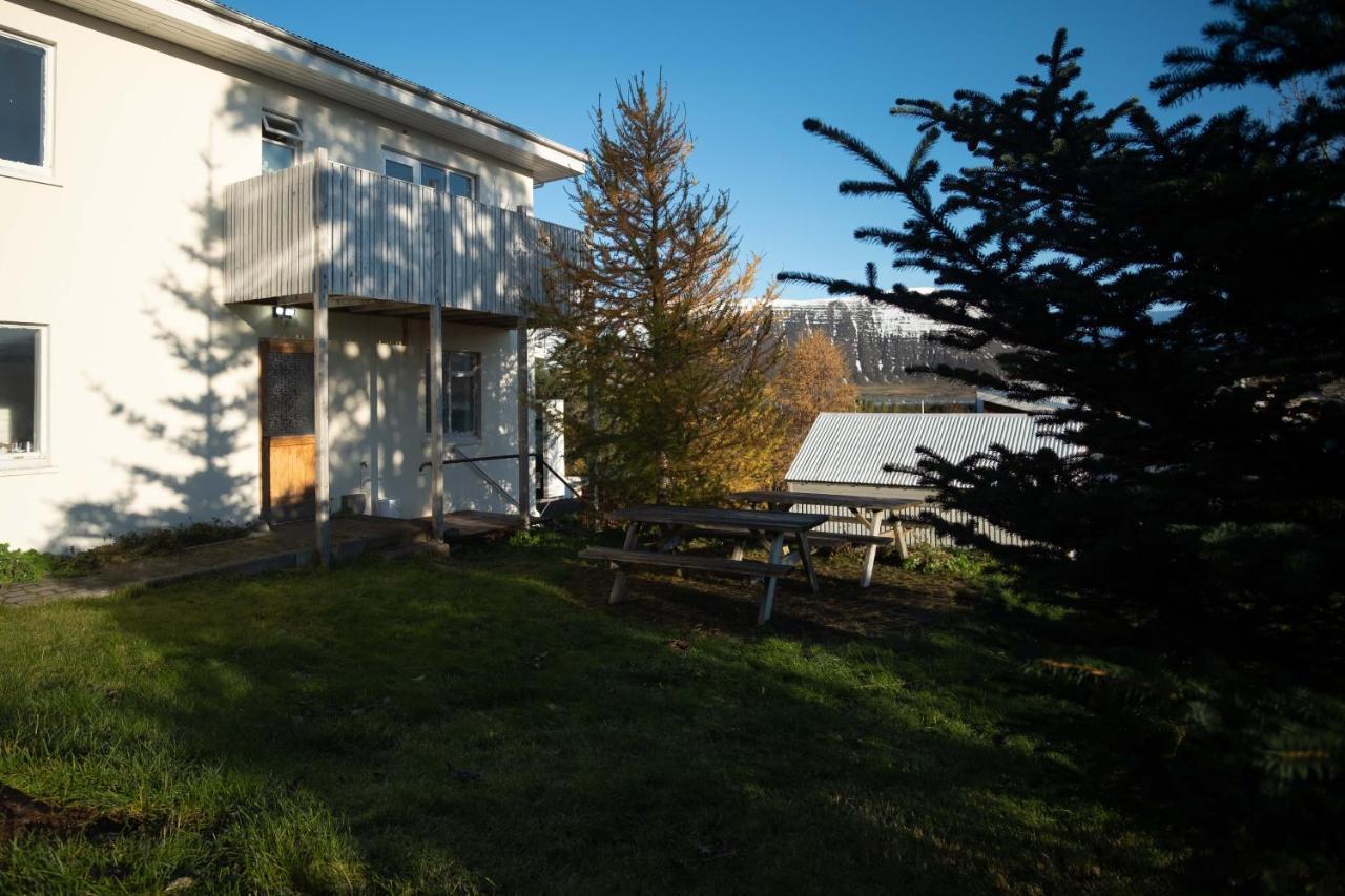 The Guesthouse By The Fjord Thingeyri Exterior photo