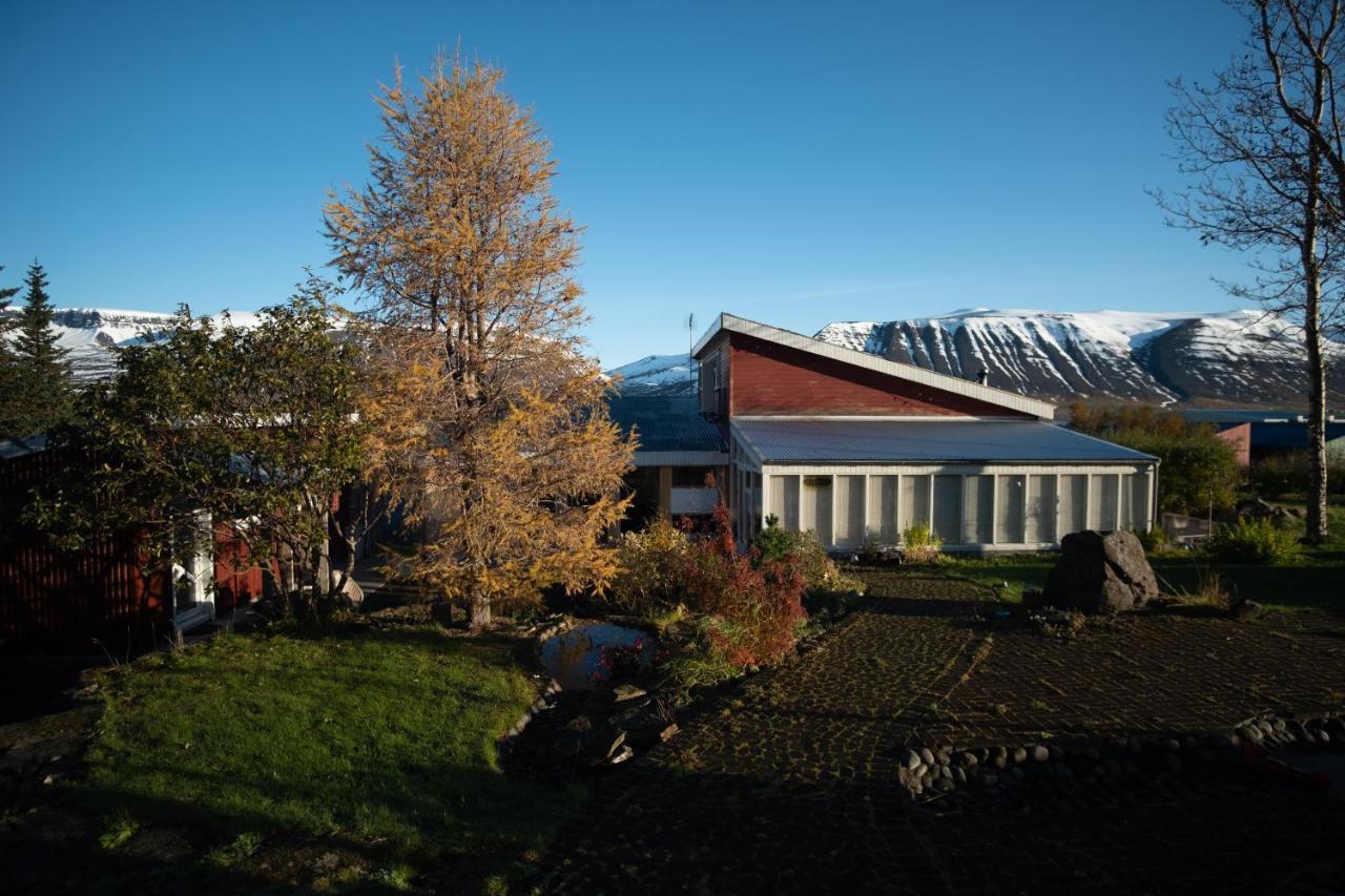 The Guesthouse By The Fjord Thingeyri Exterior photo
