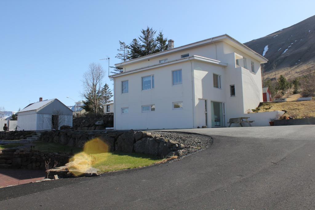 The Guesthouse By The Fjord Thingeyri Exterior photo