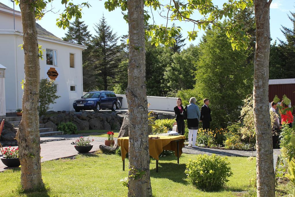 The Guesthouse By The Fjord Thingeyri Exterior photo