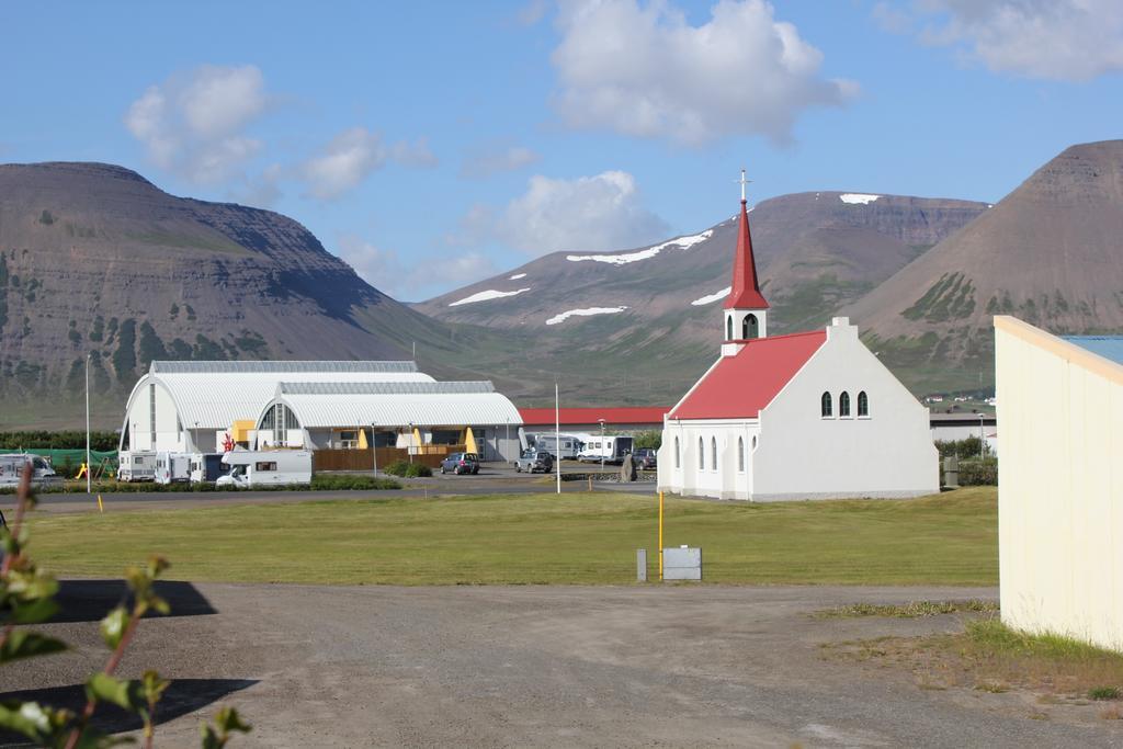 The Guesthouse By The Fjord Thingeyri Exterior photo