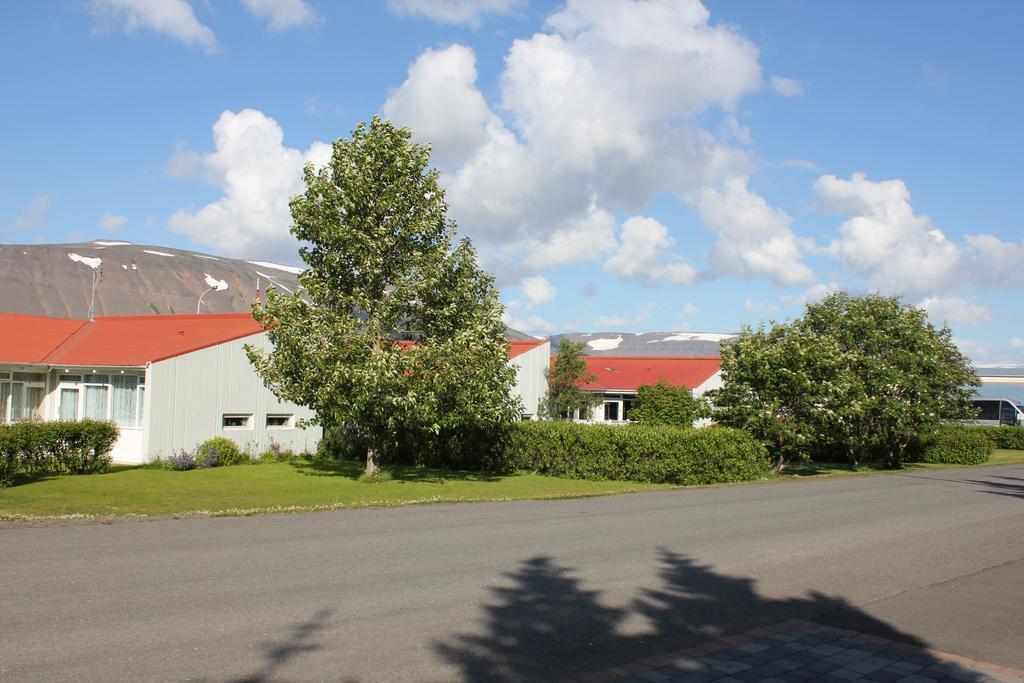 The Guesthouse By The Fjord Thingeyri Exterior photo