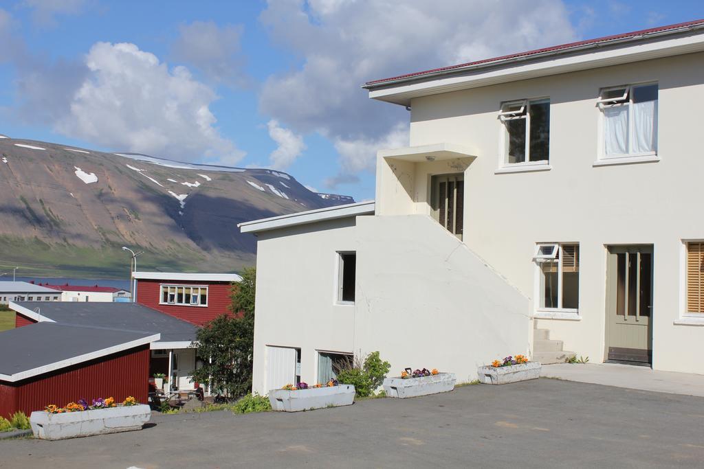 The Guesthouse By The Fjord Thingeyri Exterior photo