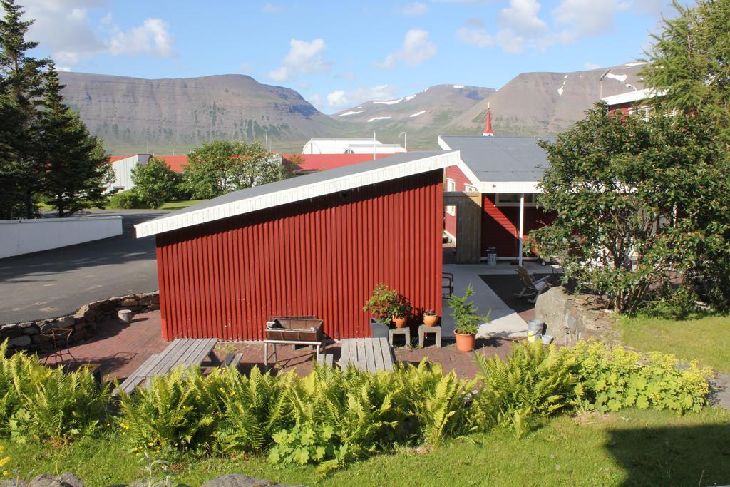 The Guesthouse By The Fjord Thingeyri Exterior photo